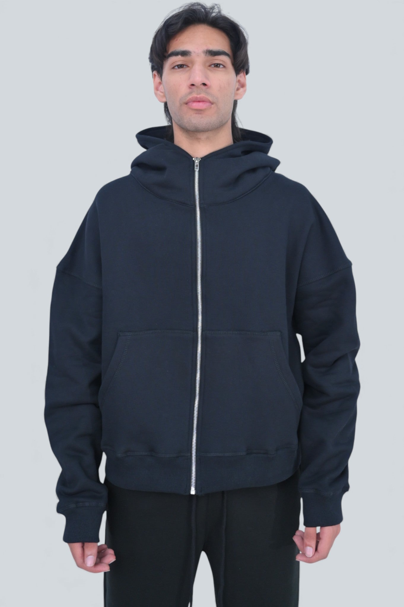 13.5oz Black Oversized Hoodie - Cotton Fleece & Full Zipper